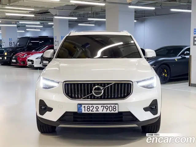 Volvo XC40 2024 2.0 автомат (гидро), миниатюра 2 Volvo XC40 2024 2.0 автомат (гидро), миниатюра 2