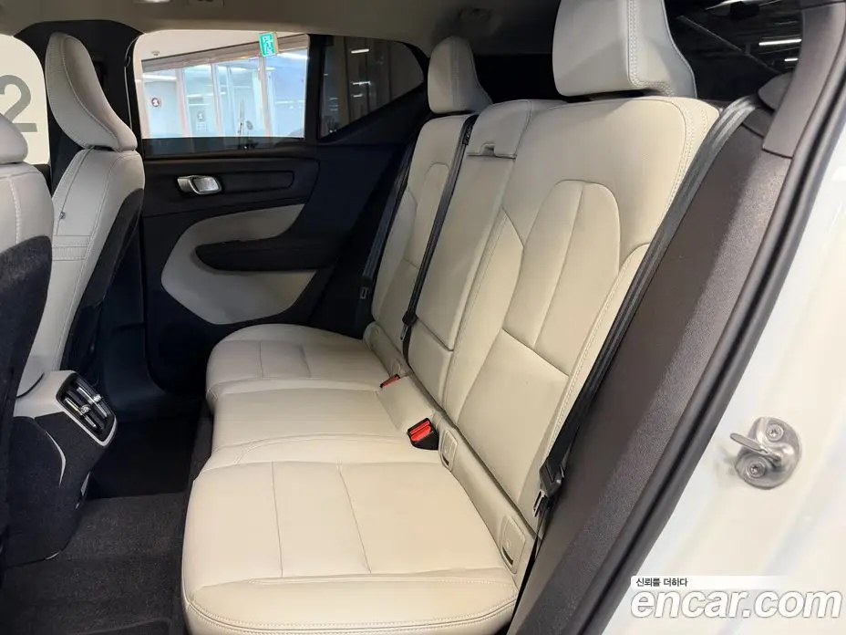 Volvo XC40 2024 2.0 автомат (гидро), фото 16 Volvo XC40 2024 2.0 автомат (гидро), фото 16