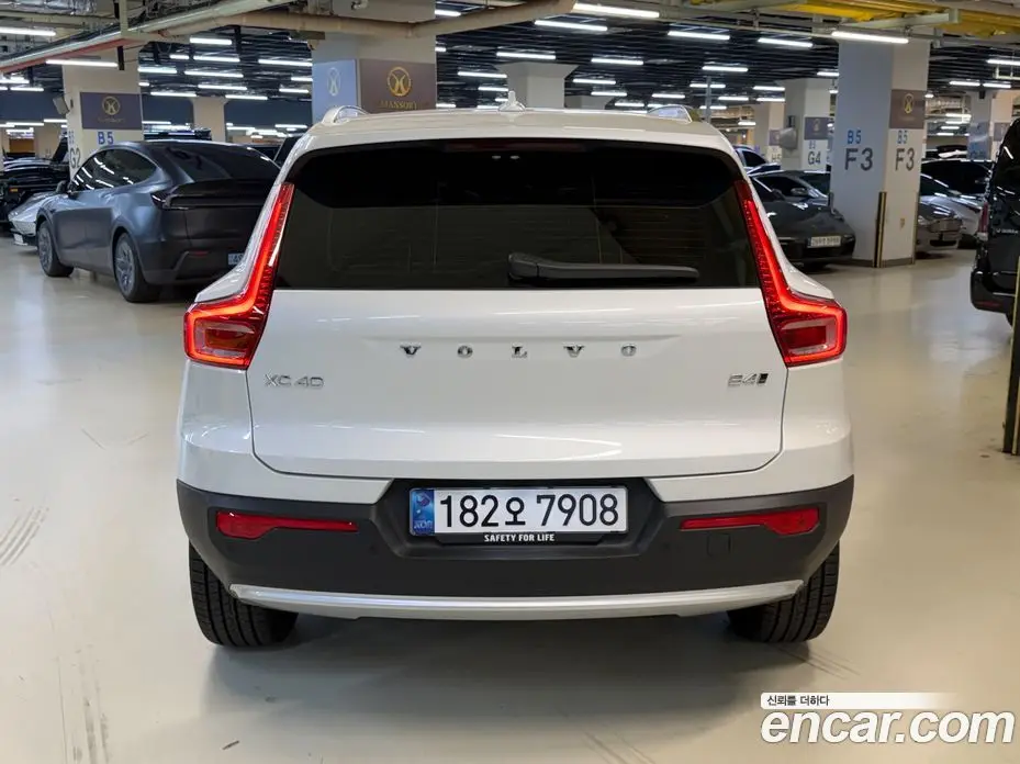 Volvo XC40 2024 2.0 автомат (гидро), фото 3 Volvo XC40 2024 2.0 автомат (гидро), фото 3