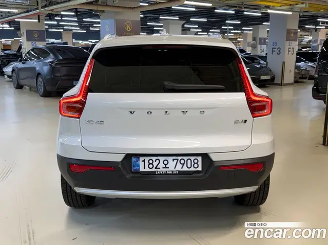 Volvo XC40 2024 2.0 автомат (гидро), миниатюра 3 Volvo XC40 2024 2.0 автомат (гидро), миниатюра 3