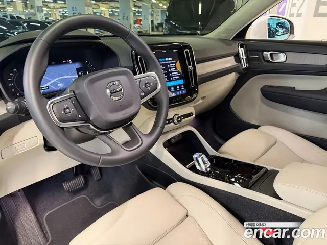 Volvo XC40 2024 2.0 автомат (гидро), миниатюра 7 Volvo XC40 2024 2.0 автомат (гидро), миниатюра 7