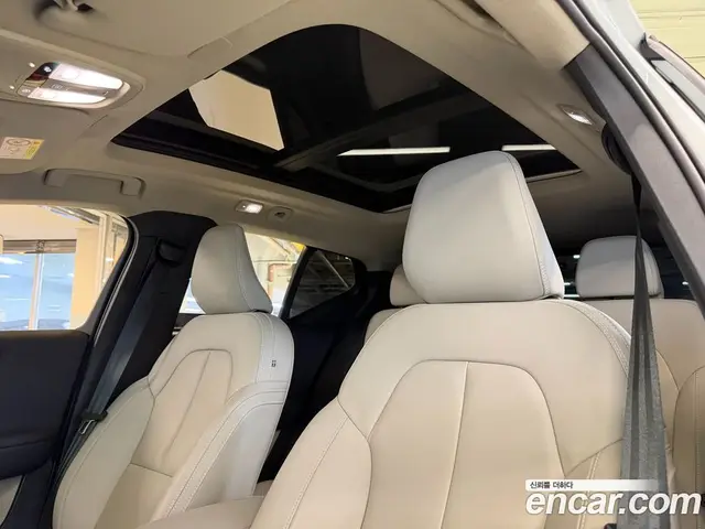 Volvo XC40 2024 2.0 автомат (гидро), миниатюра 10 Volvo XC40 2024 2.0 автомат (гидро), миниатюра 10