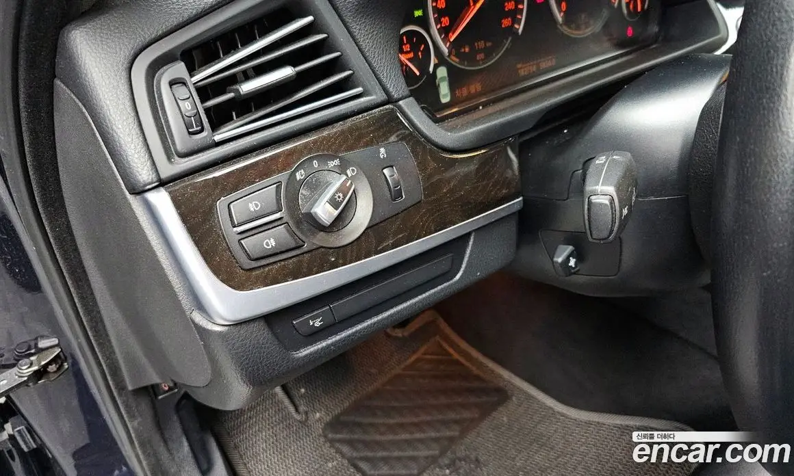 BMW 5 серия 2011 2.0 автомат (гидро), фото 17
