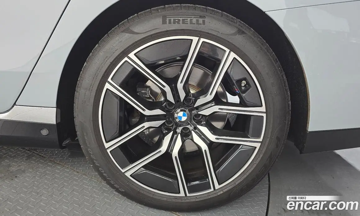 BMW 7 серия 2025 3.0 автомат (гидро), фото 7