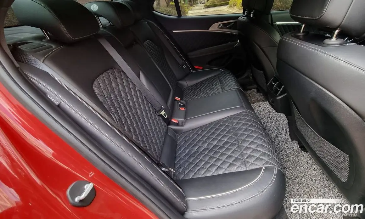 Genesis G70 2019 2.0 автомат (гидро), фото 8 Genesis G70 2019 2.0 автомат (гидро), фото 8