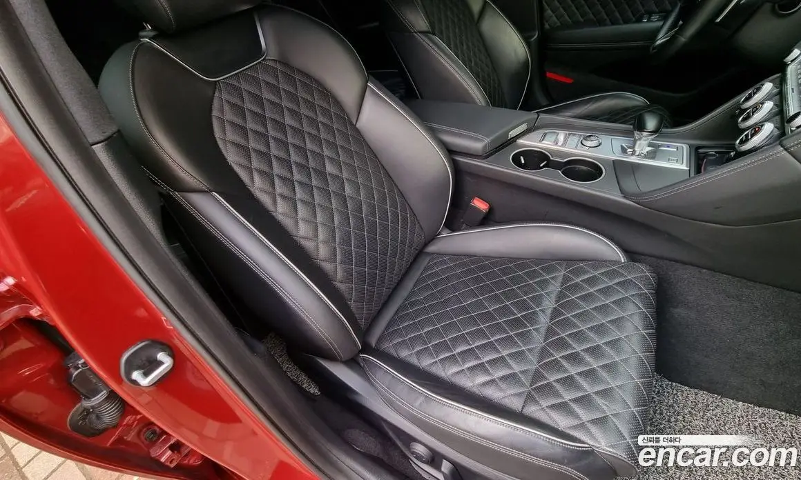 Genesis G70 2019 2.0 автомат (гидро), фото 9 Genesis G70 2019 2.0 автомат (гидро), фото 9