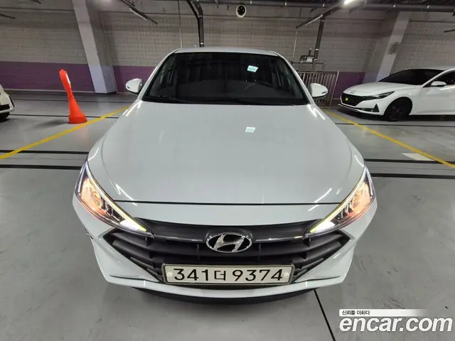 Hyundai Avante 2019 1.6 автомат (гидро), миниатюра 2