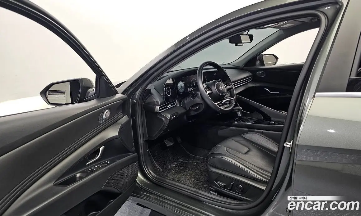 Hyundai Avante 2022 1.6 автомат (гидро), фото 13