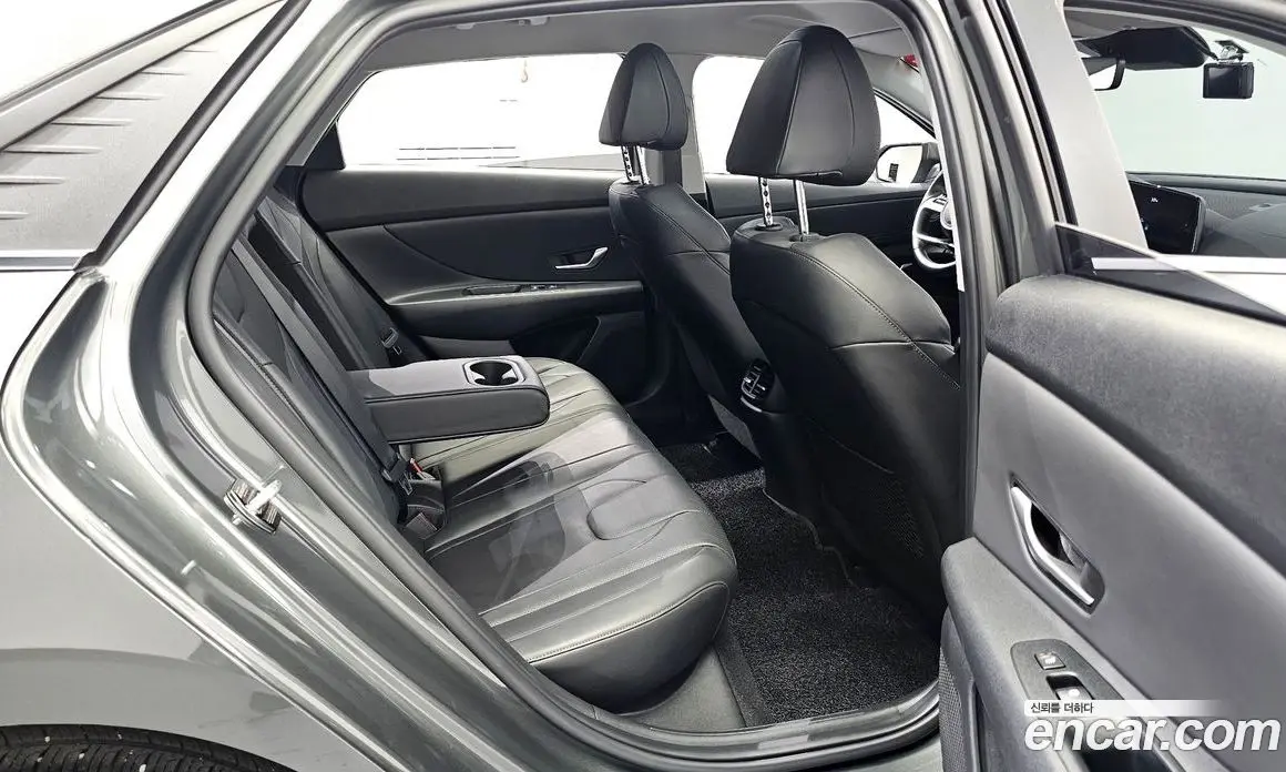 Hyundai Avante 2022 1.6 автомат (гидро), фото 17