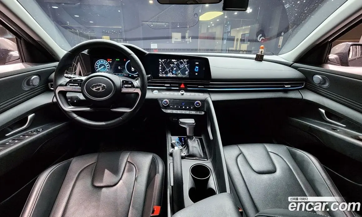 Hyundai Avante 2022 1.6 автомат (гидро), фото 7