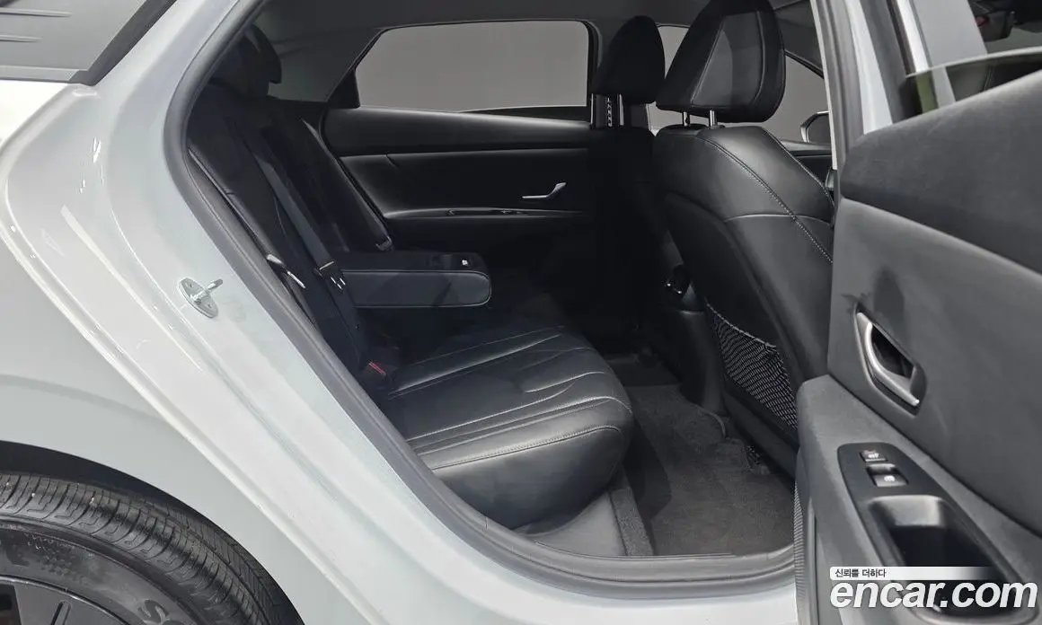 Hyundai Avante 2023 1.6 автомат (гидро), фото 12