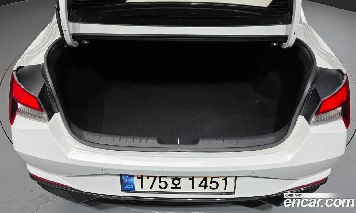 Hyundai Avante 2023 1.6 автомат (гидро), фото 20