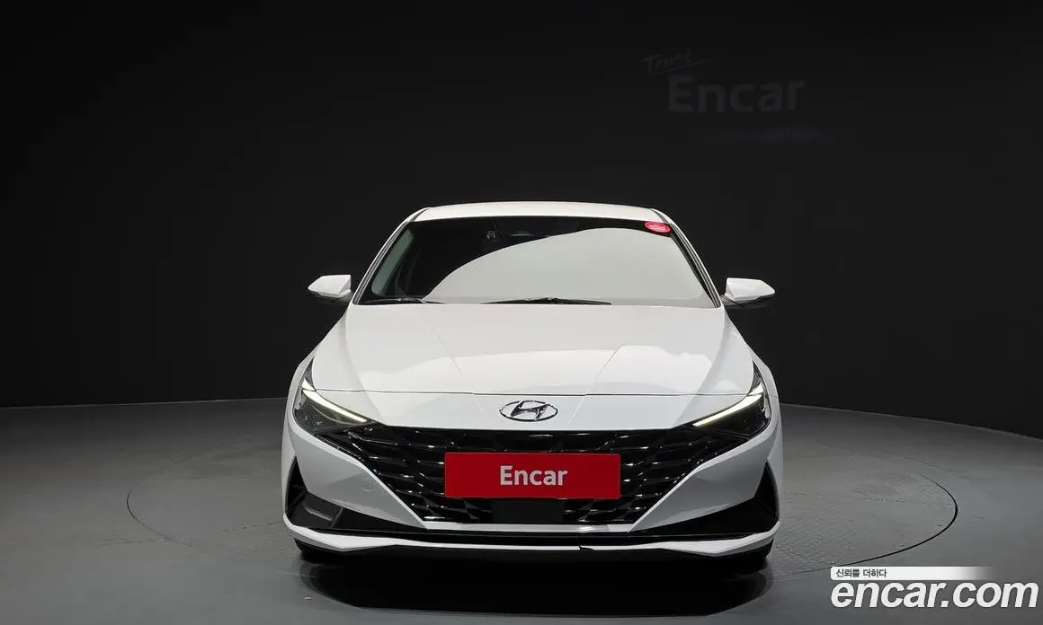 Hyundai Avante 2023 1.6 автомат (гидро), фото 3