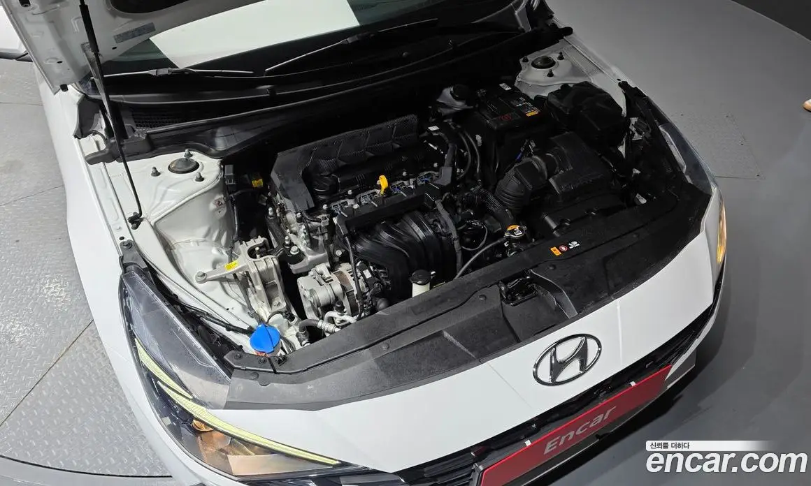Hyundai Avante 2023 1.6 автомат (гидро), фото 6