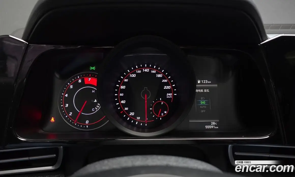 Hyundai Avante 2023 1.6 автомат (гидро), фото 8