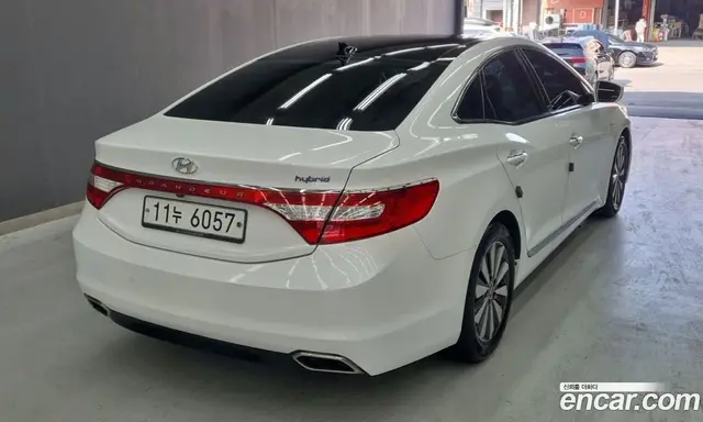 Hyundai Grandeur 2015 2.4 автомат (гидро), миниатюра 2 Hyundai Grandeur 2015 2.4 автомат (гидро), миниатюра 2
