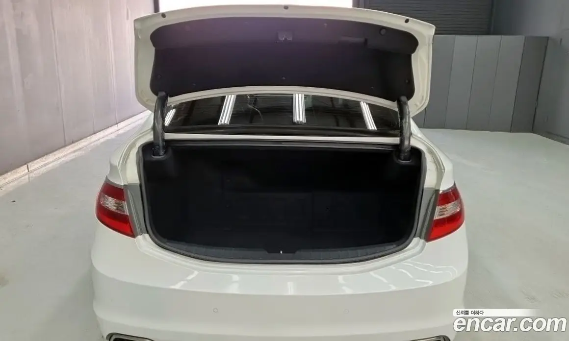 Hyundai Grandeur 2015 2.4 автомат (гидро), фото 18 Hyundai Grandeur 2015 2.4 автомат (гидро), фото 18