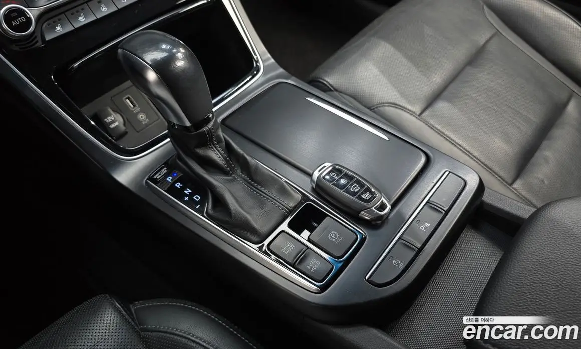 Hyundai Grandeur 2016 2.2 автомат (гидро), фото 9 Hyundai Grandeur 2016 2.2 автомат (гидро), фото 9