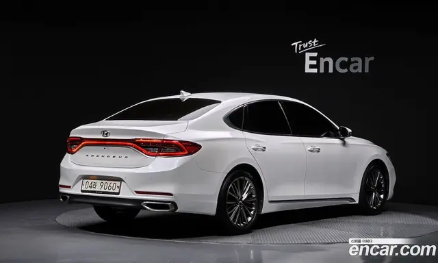 Hyundai Grandeur 2017 2.4 автомат (гидро), миниатюра 2