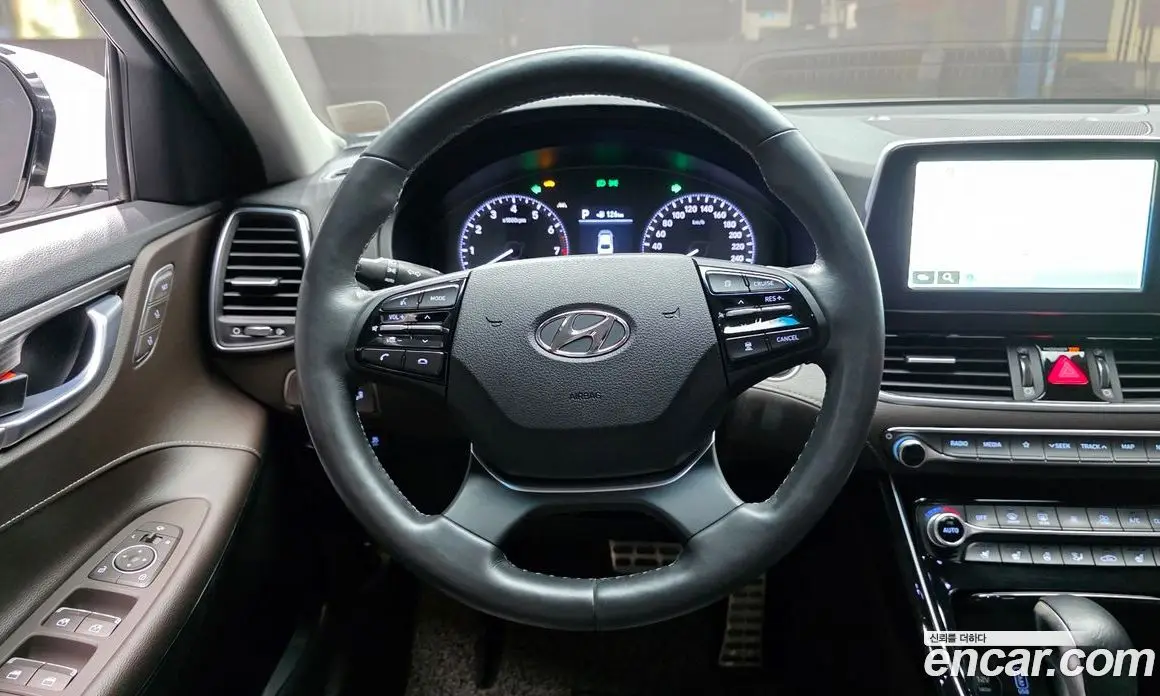 Hyundai Grandeur 2017 2.4 автомат (гидро), фото 20