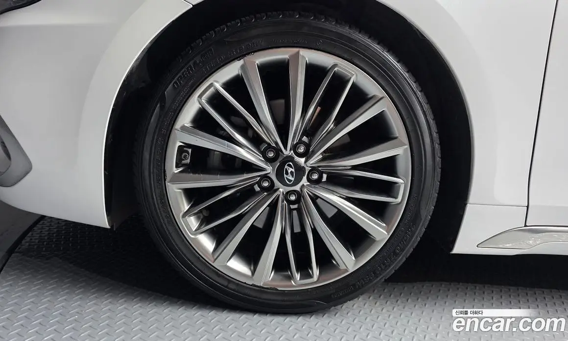 Hyundai Grandeur 2017 2.4 автомат (гидро), фото 5