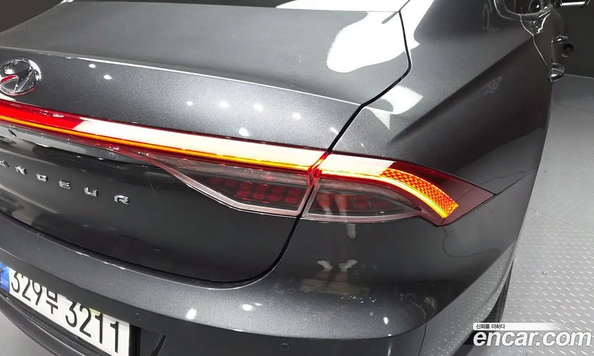 Hyundai Grandeur 2022 2.4 автомат (гидро), фото 9