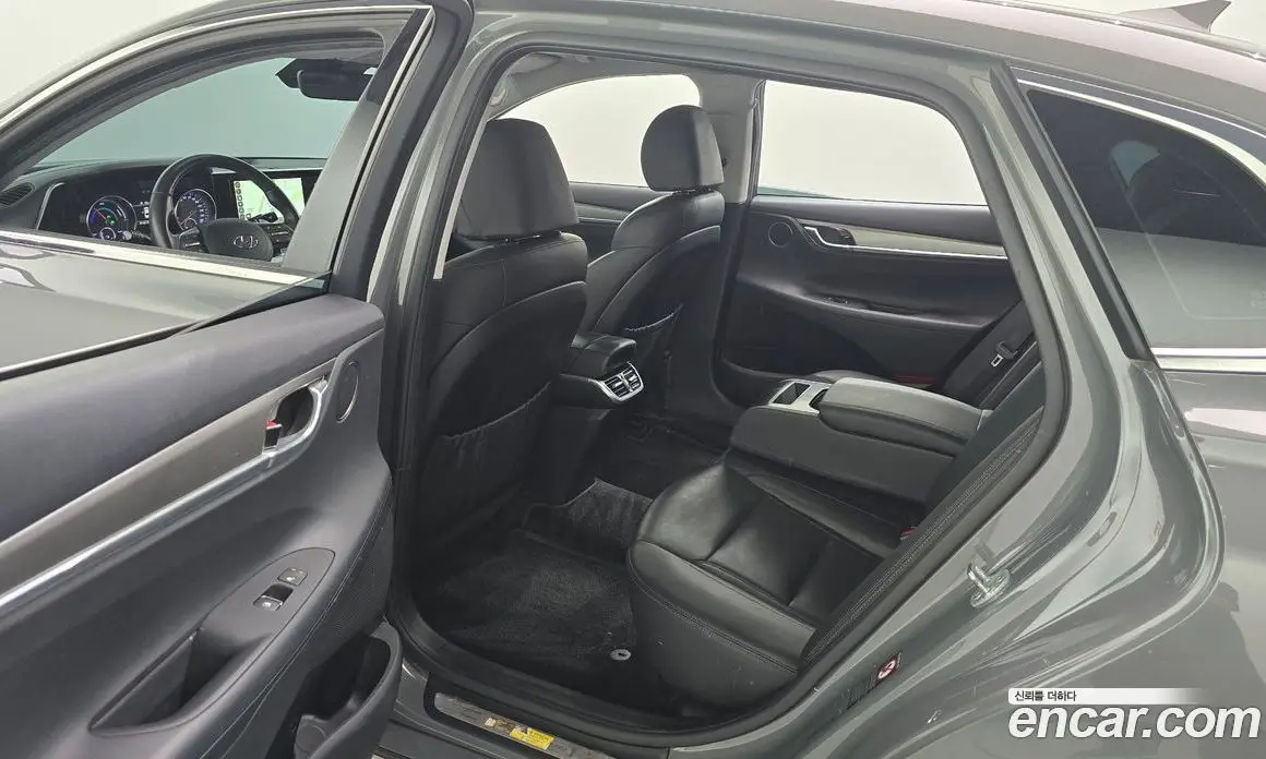 Hyundai Grandeur 2022 2.4 автомат (гидро), фото 17