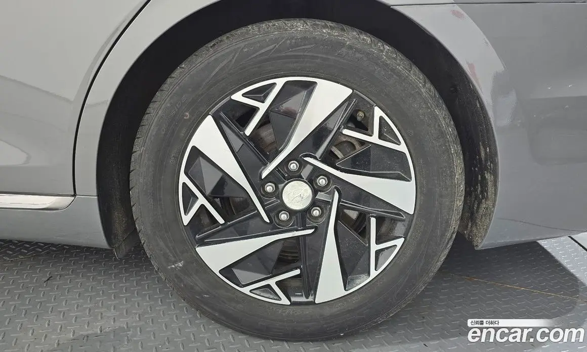 Hyundai Grandeur 2022 2.4 автомат (гидро), фото 6