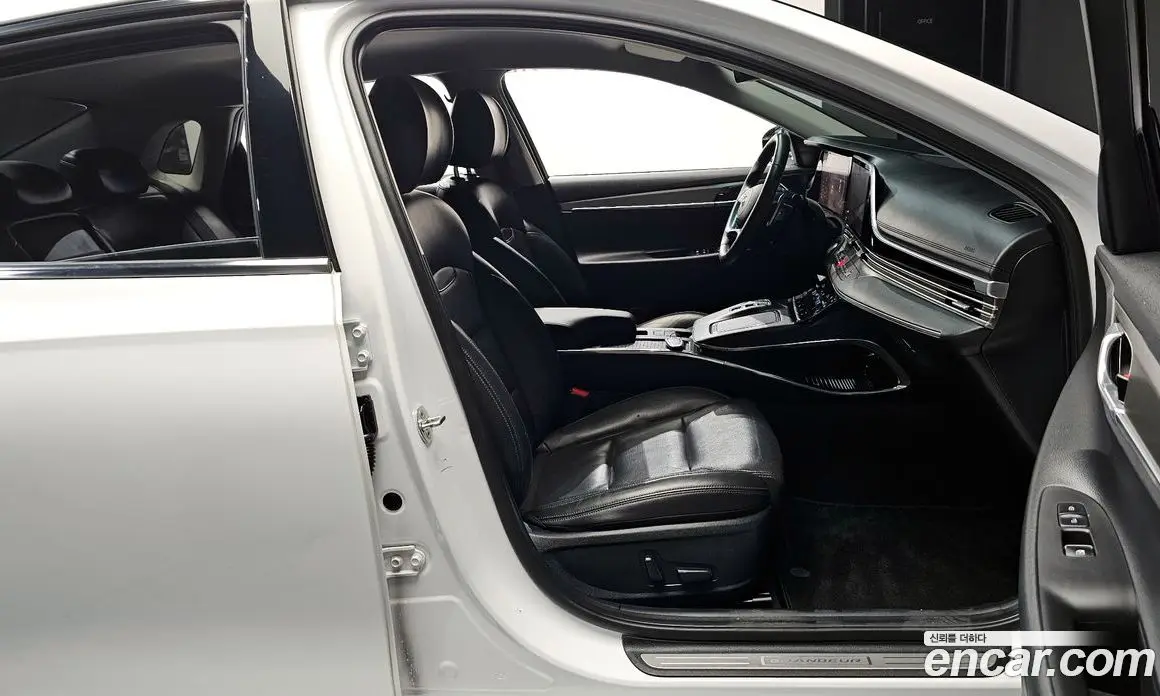 Hyundai Grandeur 2022 2.5 автомат (гидро), фото 16