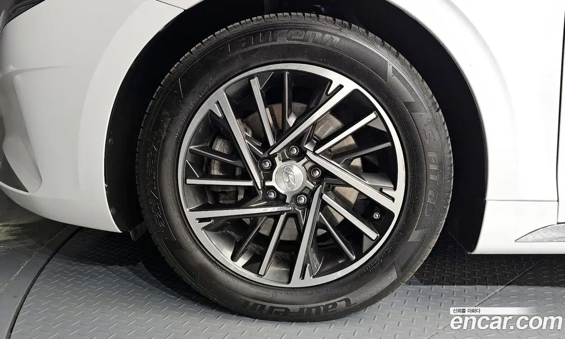 Hyundai Grandeur 2022 2.5 автомат (гидро), фото 5