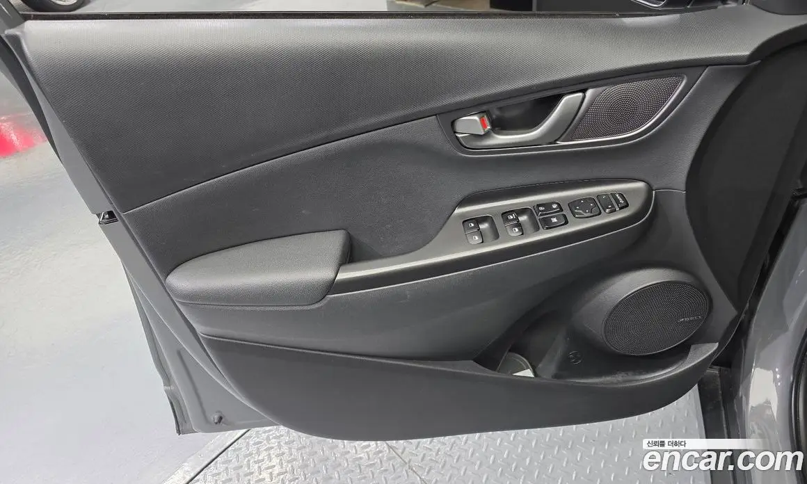 Hyundai Kona 2018 0.2 автомат (гидро), фото 14