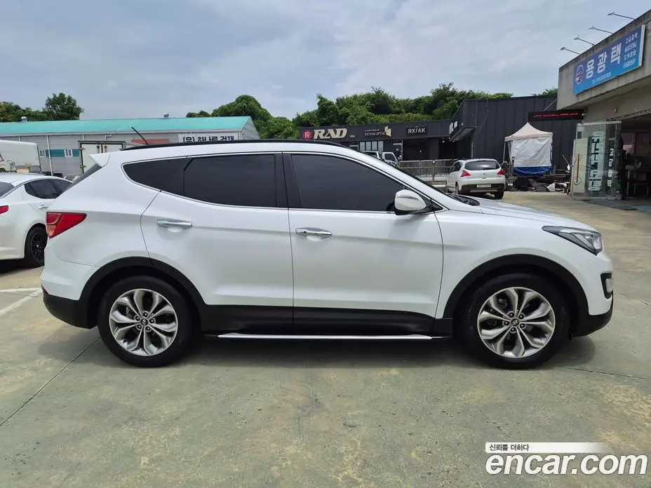 Hyundai Santa Fe 2013 2.0 автомат (гидро), фото 4 Hyundai Santa Fe 2013 2.0 автомат (гидро), фото 4