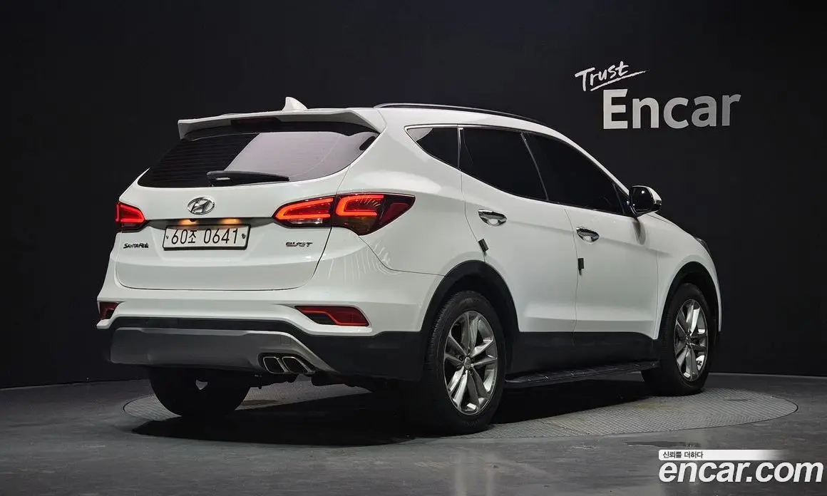 Hyundai Santa Fe 2016 2.0 автомат (гидро), фото 2 Hyundai Santa Fe 2016 2.0 автомат (гидро), фото 2