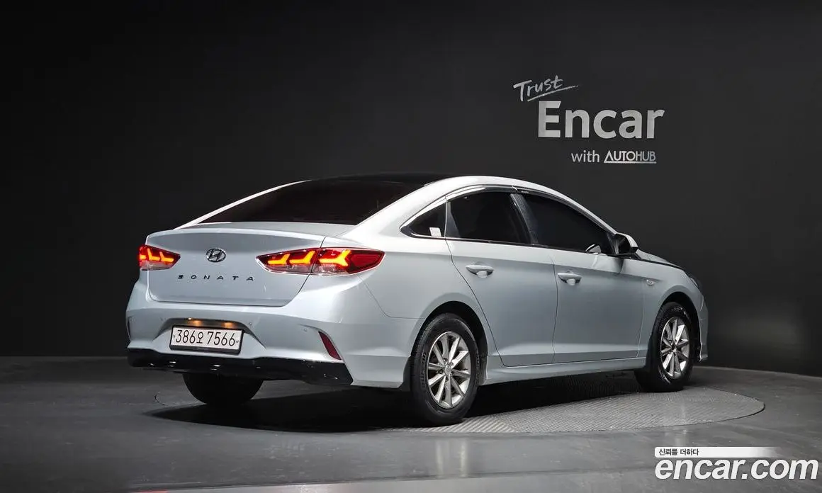 Hyundai Sonata 2017 2.0 автомат (гидро), фото 2 Hyundai Sonata 2017 2.0 автомат (гидро), фото 2