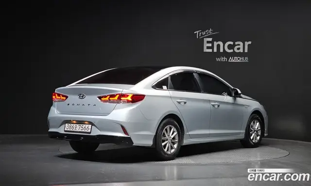 Hyundai Sonata 2017 2.0 автомат (гидро), миниатюра 2 Hyundai Sonata 2017 2.0 автомат (гидро), миниатюра 2