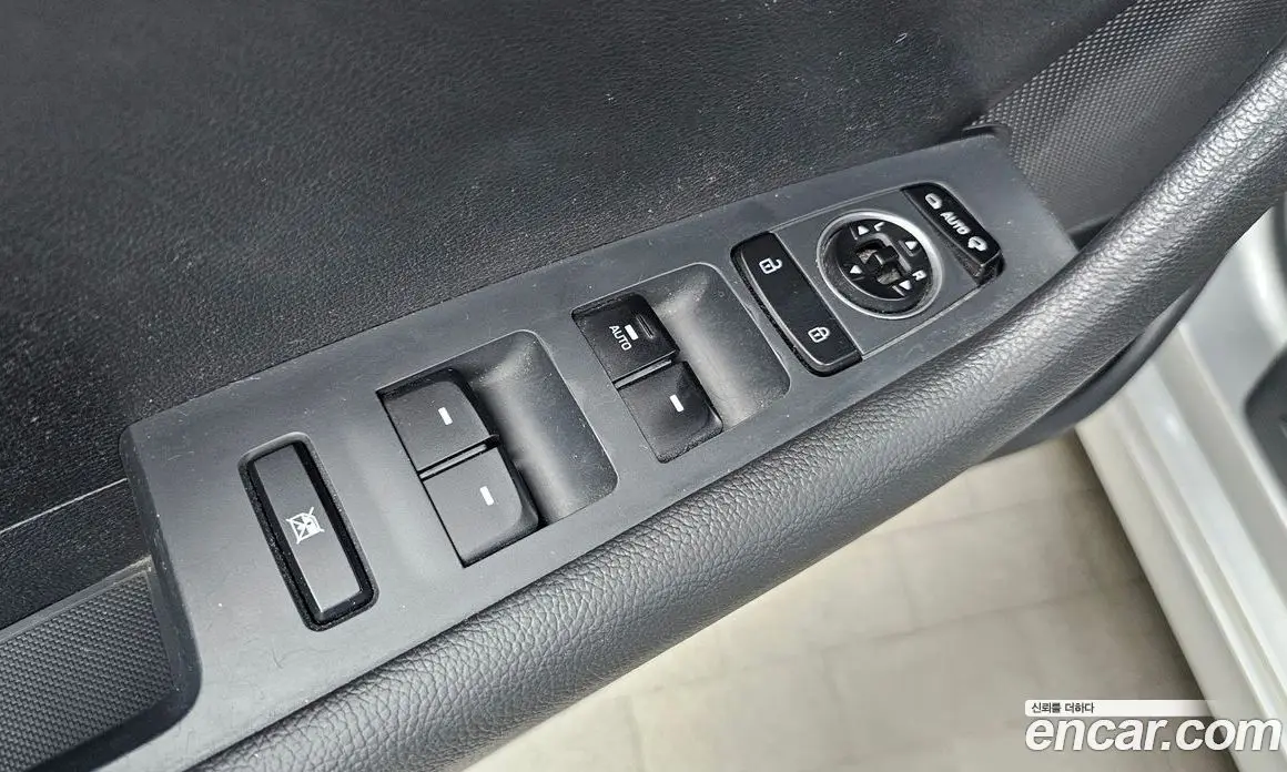 Hyundai Sonata 2017 2.0 автомат (гидро), фото 16 Hyundai Sonata 2017 2.0 автомат (гидро), фото 16