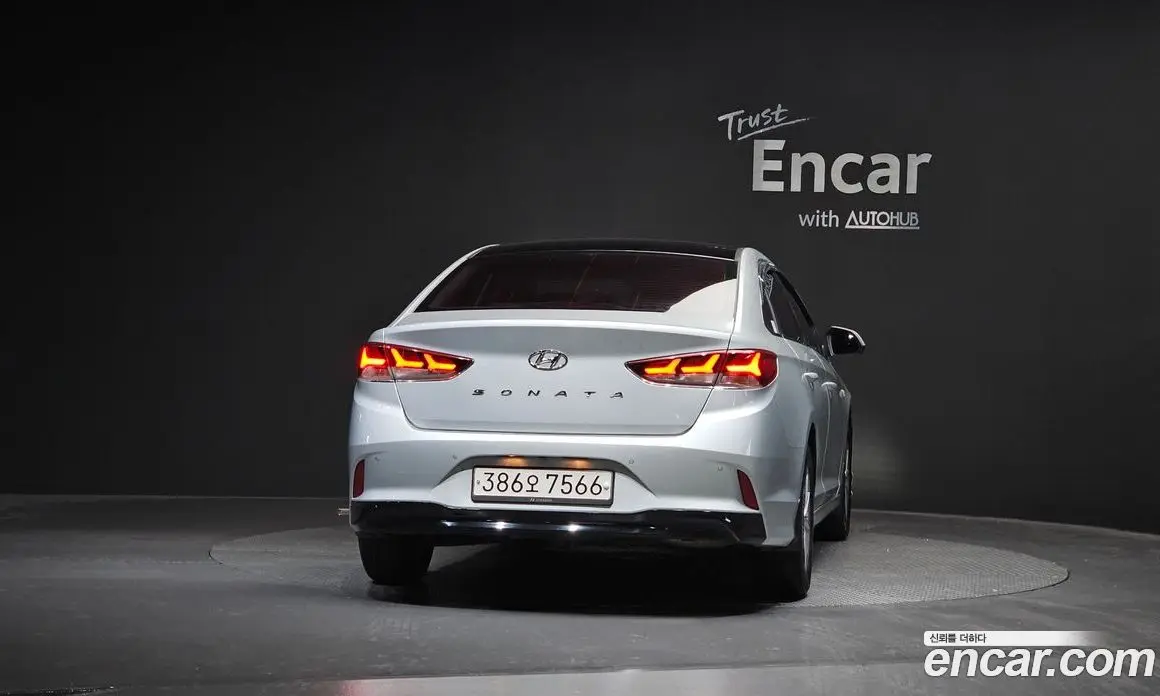 Hyundai Sonata 2017 2.0 автомат (гидро), фото 4 Hyundai Sonata 2017 2.0 автомат (гидро), фото 4