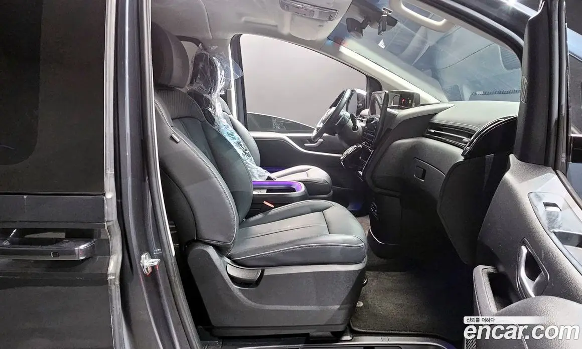 Hyundai Staria 2022 2.2 автомат (гидро), фото 11