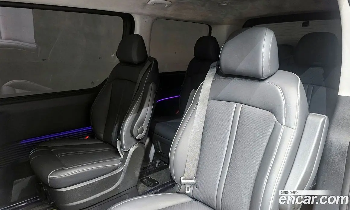 Hyundai Staria 2022 2.2 автомат (гидро), фото 13