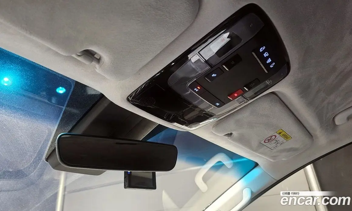 Hyundai Staria 2022 2.2 автомат (гидро), фото 17