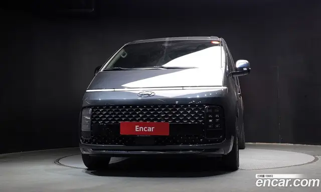 Hyundai Staria 2022 2.2 автомат (гидро), миниатюра 3