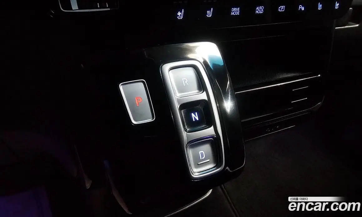 Hyundai Staria 2022 2.2 автомат (гидро), фото 9