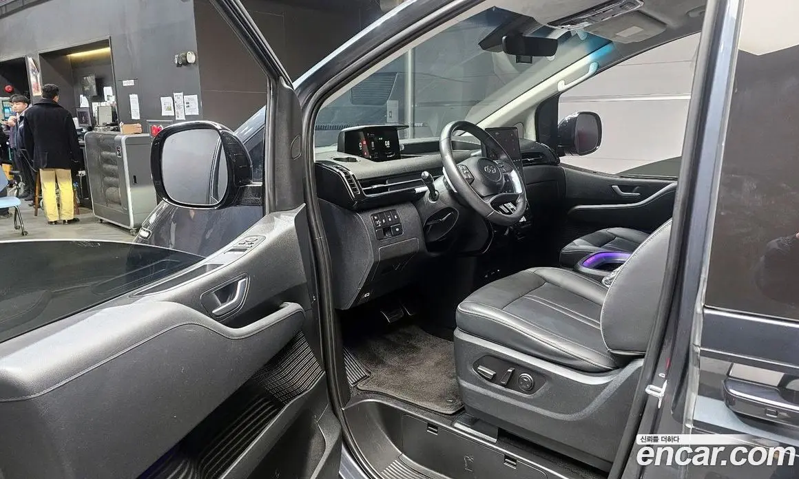 Hyundai Staria 2022 2.2 автомат (гидро), фото 10