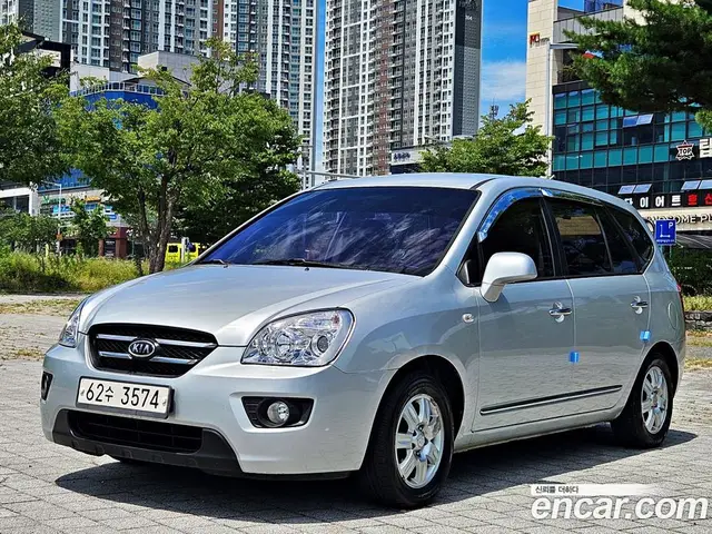 Kia Carens, 2008, 302 319 км