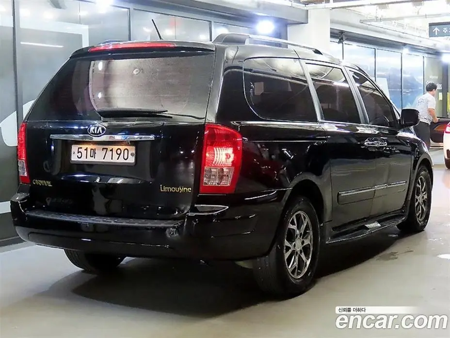 Kia Carnival 2013 2.2 автомат (гидро), фото 11 Kia Carnival 2013 2.2 автомат (гидро), фото 11