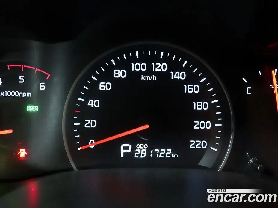 Kia Carnival 2013 2.2 автомат (гидро), фото 17 Kia Carnival 2013 2.2 автомат (гидро), фото 17