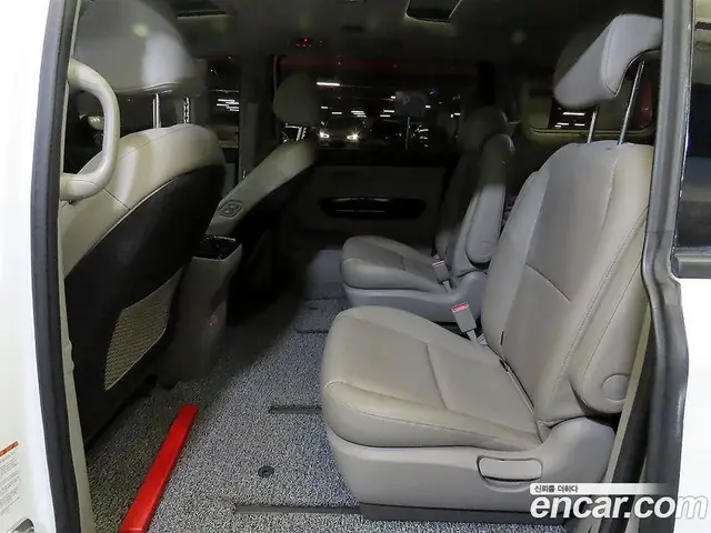 Kia Carnival 2018 2.2 автомат (гидро), миниатюра 7
