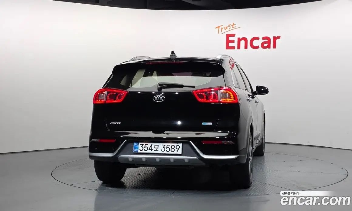 Kia Niro 2017 1.6 автомат (гидро), фото 4