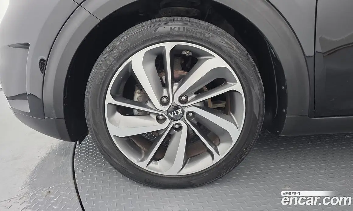 Kia Niro 2017 1.6 автомат (гидро), фото 5