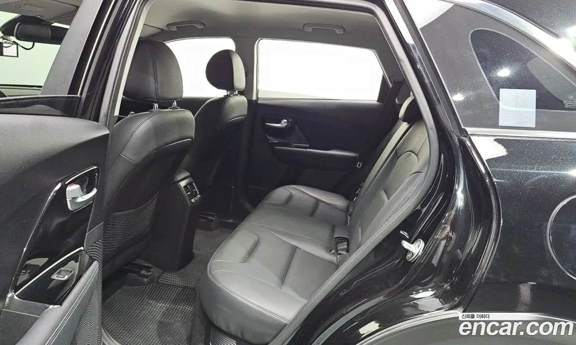 Kia Niro 2019 1.6 автомат (гидро), фото 18